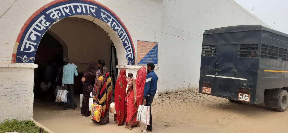 Teenage girl sexually abused on pretext of marriage: Victim reaches Kotwali seeking justice in Sultanpur, accused threatens to make photo and video viral